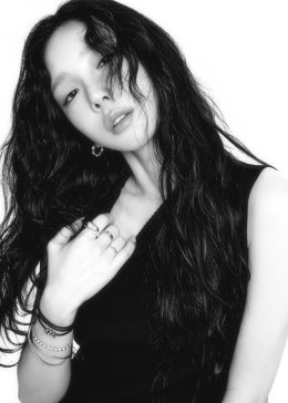 TAEYEON ฉลองครบรอบเดบิวต์เดี่ยว 10 ปี มอบของขวัญแด่แฟนคลับด้วยอัลบั้มรวมเพลงชุดแรก 'Panorama : The Best of TAEYEON' ผลงานที่เปรียบดั่งบันทึกเส้นทางดนตรีในรูปแบบพาโนรามา 